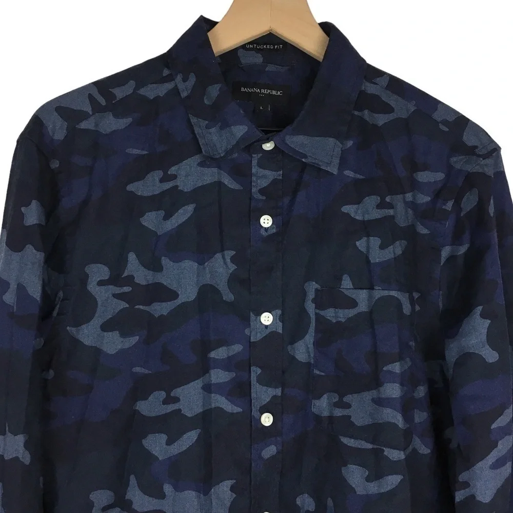 BANANA REPUBLIC Camo Button Up Shirt Untucked Fit Long Sleeve Flannel Navy Large